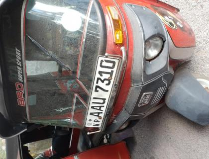 Bajaj 4 Stroke Three-wheeler for sale at Riyasakwala Yakkala