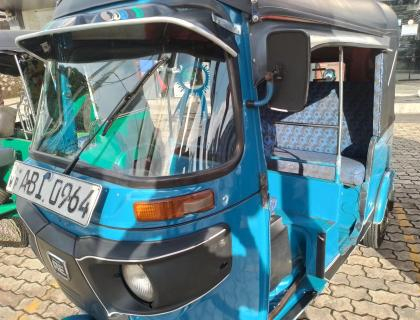 Bajaj 4 Stroke Three-wheeler for sale at Riyasakwala Yakkala