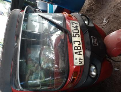 Bajaj 4 Stroke Three-wheeler for sale at Riyasakwala Yakkala