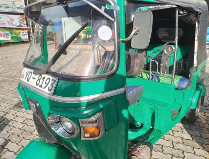 Bajaj 4 Stroke Three-wheeler for sale at Riyasakwala Yakkala