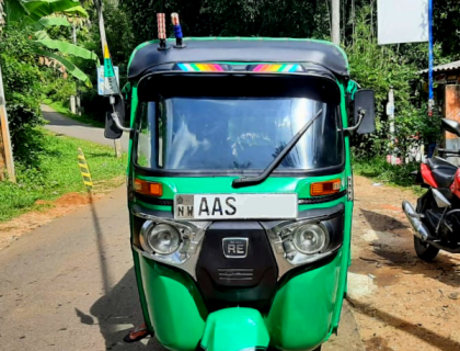 Bajaj 4 Stroke Three-wheeler for sale at Riyasakwala Kegalle