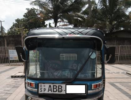 BAJAJ THREE WHEELER 2015 SALE AT AMBALANGODA