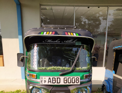 Bajaj 4 Stroke Three-wheeler for sale at Riyasakwala Ampara