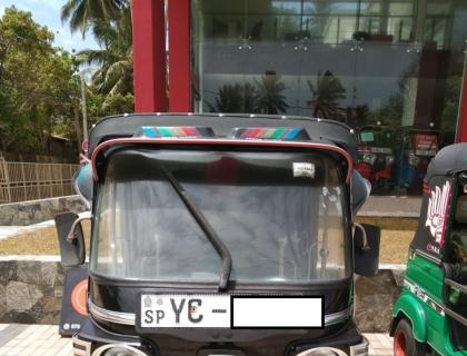 BAJAJ THREE WHEELER 2010 SALE AT AMBALANGODA