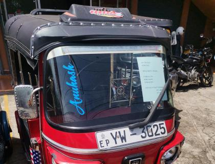 Bajaj 4 Stroke Three-wheeler for sale at trincomalee
