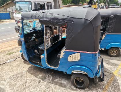 Bajaj 4 Stroke Three-wheeler for sale at trincomalee