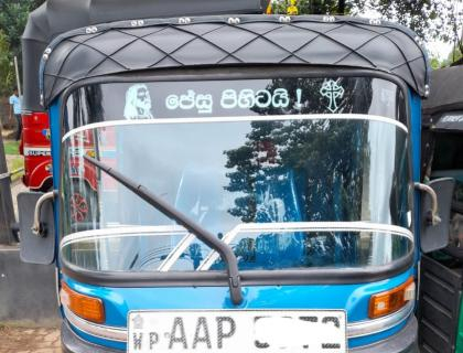 Bajaj 4 Stroke Three-wheeler for sale at Riyasakwala Bandaragama