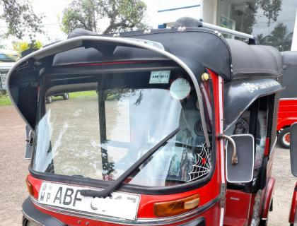 Bajaj 4 Stroke Three-wheeler for sale at Riyasakwala Bandaragama