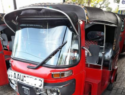 Bajaj 4 Stroke Three-wheeler for sale at Riyasakwala Bandaragama