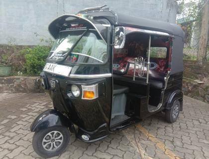 Bajaj 4 Stroke Three-wheeler for sale at Galle