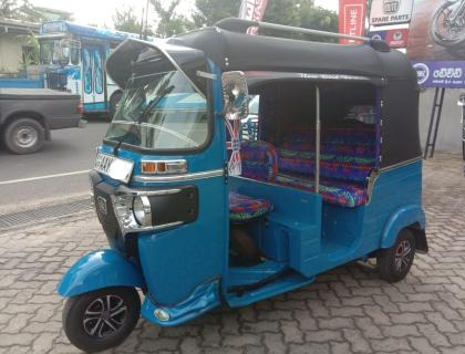 Bajaj 4 Stroke Three-wheeler for sale at Galle