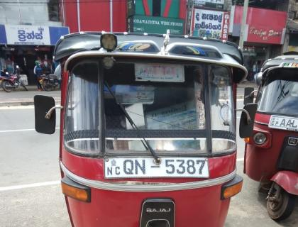 Bajaj Three Wheel For Sale In Dambulla