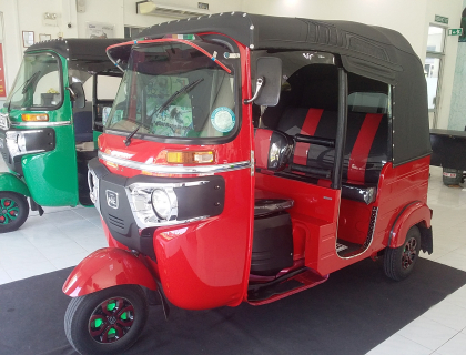 Bajaj 4 Stroke Three-wheeler for sale at Riyasakwala Matara