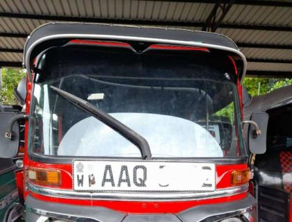 Bajaj 4 Stroke Three-wheeler for sale at Riyasakwala Bandaragama