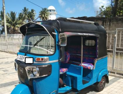 BAJAJ THREE WHEELER 2015 SALE AT AMBALANGODA