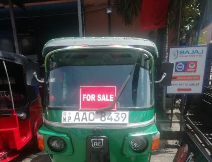 Bajaj 4 Stroke Three-wheeler for sale at Riyasakwala Maligawatta