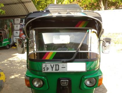 3W  -Bajaj 4 Stroke Three-wheeler for sale at Galle