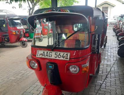 Bajaj 4 Stroke Three-wheeler for sale at Riyasakwala Battaramulla
