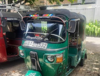 Bajaj 4 Stroke Three-wheeler for sale at Riyasakwala Battaramulla