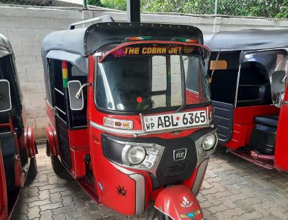 Bajaj 4 Stroke Three-wheeler for sale at Riyasakwala Battaramulla