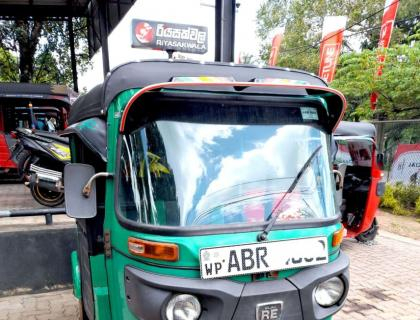 Bajaj 4 Stroke Three-wheeler for sale at Riyasakwala Bandaragama