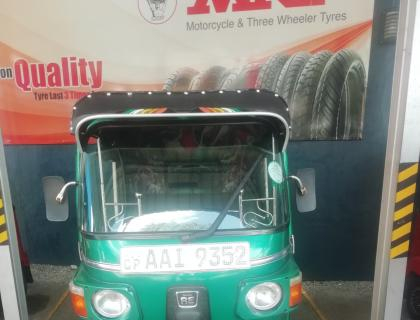 Bajaj 4 Stroke Three-wheeler for sale at Riyasakwala Maligawatta