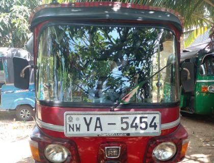 Bajaj Three Wheel For Sale In Dambulla