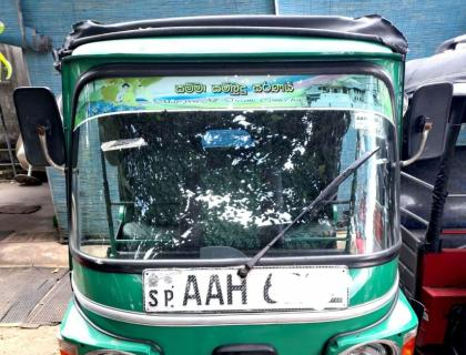 Bajaj 4 Stroke Three-wheeler for sale at Riyasakwala Bandaragama