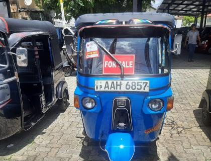 Bajaj 4 Stroke Three-wheeler for sale at Riyasakwala Battaramulla