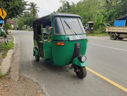 Bajaj 4 Stroke Three-wheeler for sale at Riyasakwala Kegalle