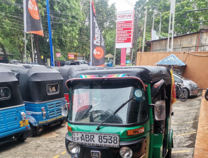 Bajaj 4 Stroke Three-wheeler for sale at Trincomalee