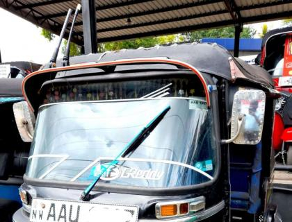 Bajaj 4 Stroke Three-wheeler for sale at Riyasakwala Bandaragama