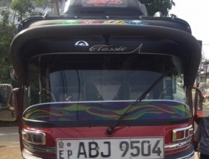 BAJAJ 4STROKE THREE WHEELER FOR SALE IN KADURUWELA