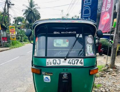 Bajaj 4 Stroke Three-wheeler for sale at Riyasakwala Kegalle