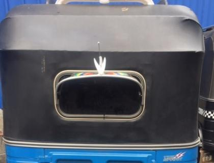 BAJAJ 4STROKE THREE WHEELER FOR SALE IN KADURUWELA