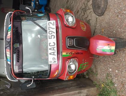 Bajaj 4 Stroke Three-wheeler for sale at Riyasakwala Yakkala