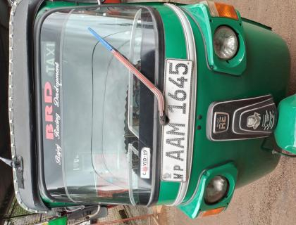 Bajaj 4 Stroke Three-wheeler for sale at Riyasakwala Yakkala