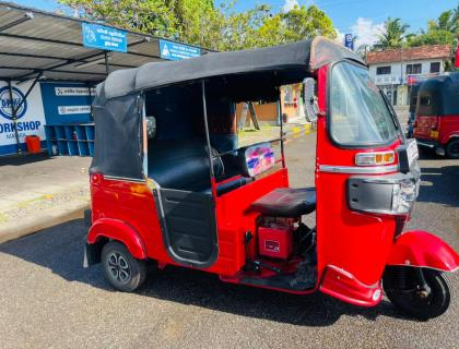 Bajaj 4 Stroke Three-wheeler for sale at Riyasakwala Matara