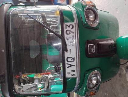 Bajaj 4 Stroke Three-wheeler for sale at Riyasakwala Yakkala