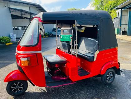 Bajaj 4 Stroke Three-wheeler for sale at Riyasakwala Matara