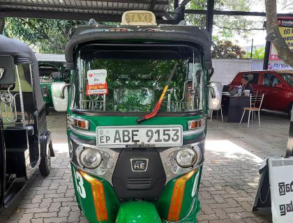 Bajaj 4 Stroke Three-wheeler for sale at Riyasakwala Battaramulla