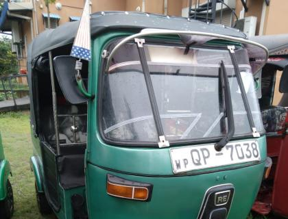 Bajaj 4 Stroke Three-wheeler for sale at Negombo