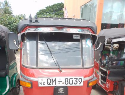 Bajaj 4 Stroke Three-wheeler for sale at Negombo