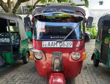 Bajaj 4 Stroke Three-wheeler for sale at Riyasakwala Battaramulla