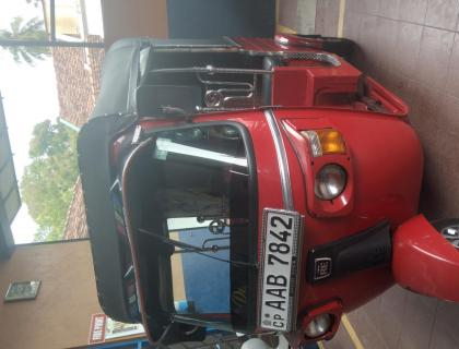 Bajaj 4 Stroke Three-wheeler for sale at Negombo