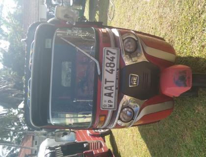 Bajaj 4 Stroke Three-wheeler for sale at Negombo