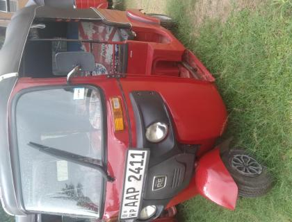 Bajaj 4 Stroke Three-wheeler for sale at Negombo