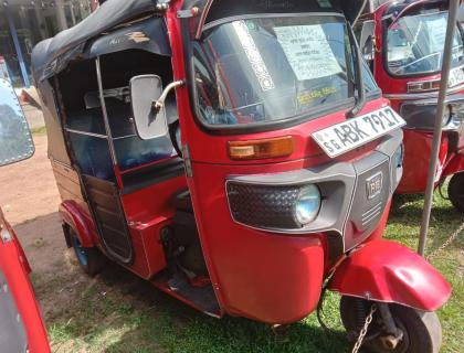 Bajaj 4 Stroke Three-wheeler for sale at Riyasakwala Yakkala