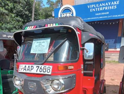 Bajaj 4 Stroke Three-wheeler for sale at Riyasakwala Yakkala