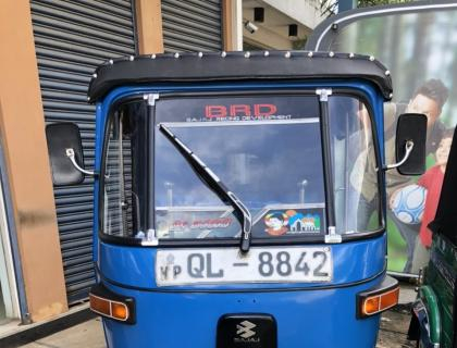 Bajaj 4 Stroke Three-wheeler for sale at Ambalantota